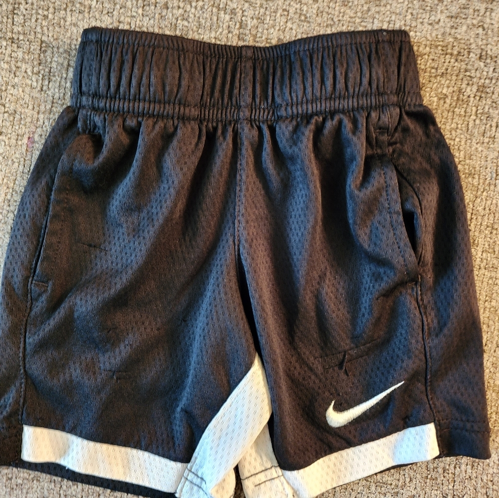 Nike boys shorts 2t